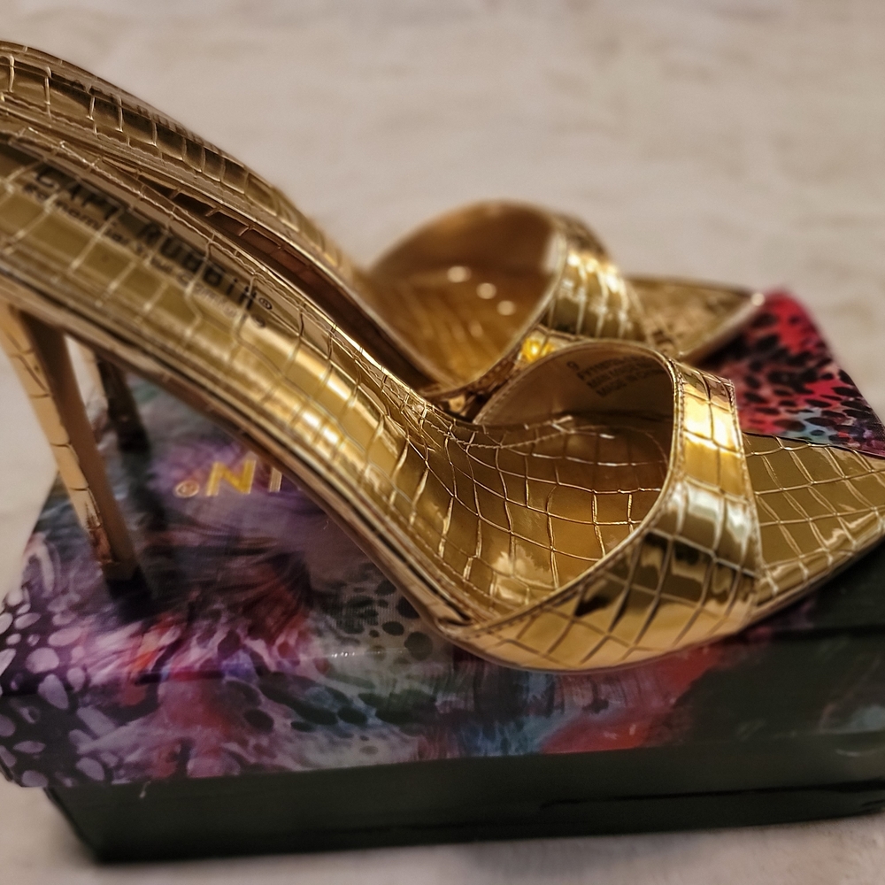 Metallic Gold Pointed Toe Heels - Picture 2 of 6